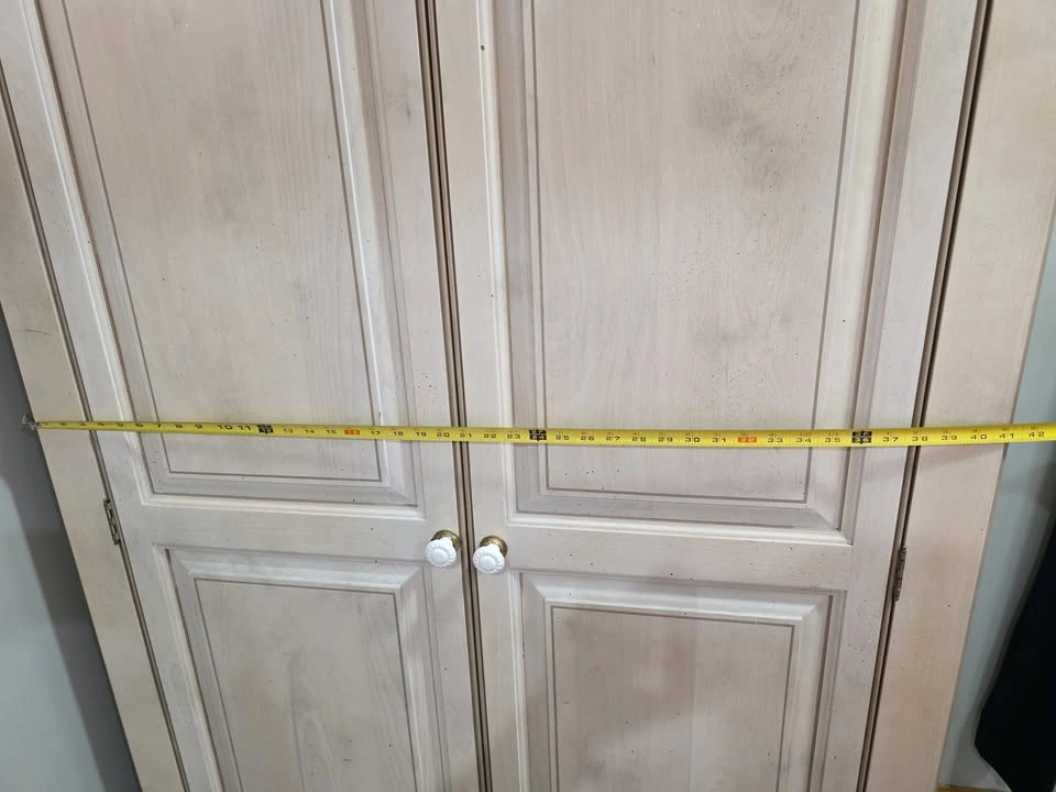 French Provincial Solid Wood Armoire / Wardrobe — Whitewash Fini - photo 5