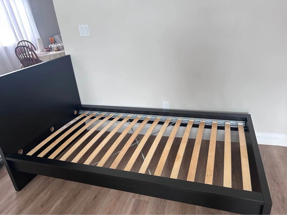 Black Platform Bed Frame (Full/Twin) - Like New - photo 2