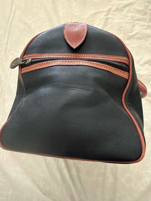 Delane Canada Leather Duffel Bag (Good Condition) - photo 3