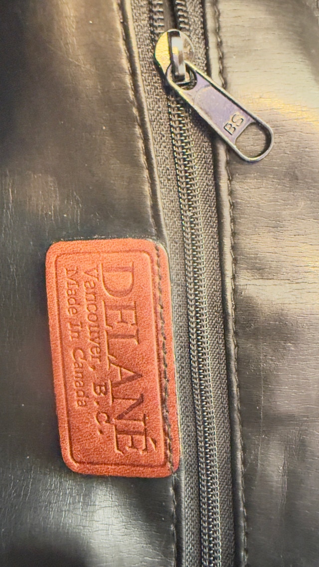 Delane Canada Leather Duffel Bag (Good Condition) - photo 5