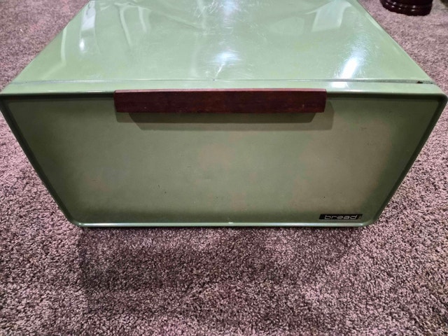 Vintage Lincoln Bread Box - Green - 1960's/1970's