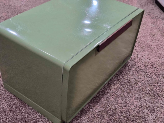 Vintage Lincoln Bread Box - Green - 1960's/1970's - photo 3