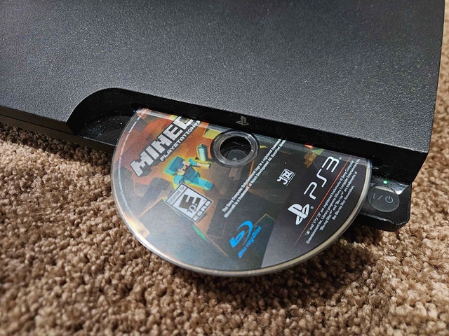 PS3 Slim (Fully Cleaned) + Minecraft PS3 Edition