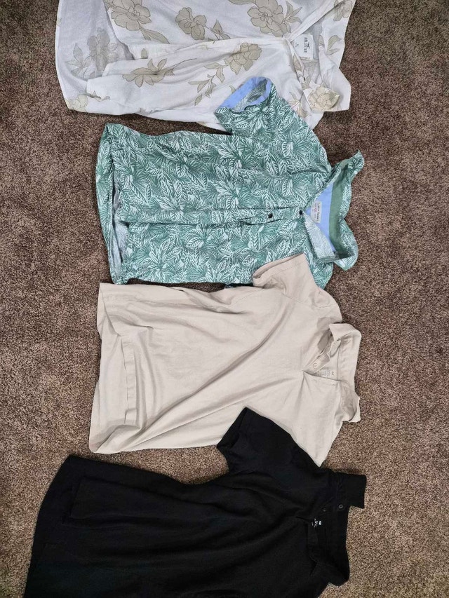 4 Button Up Tops/Shirts (Men's Small)