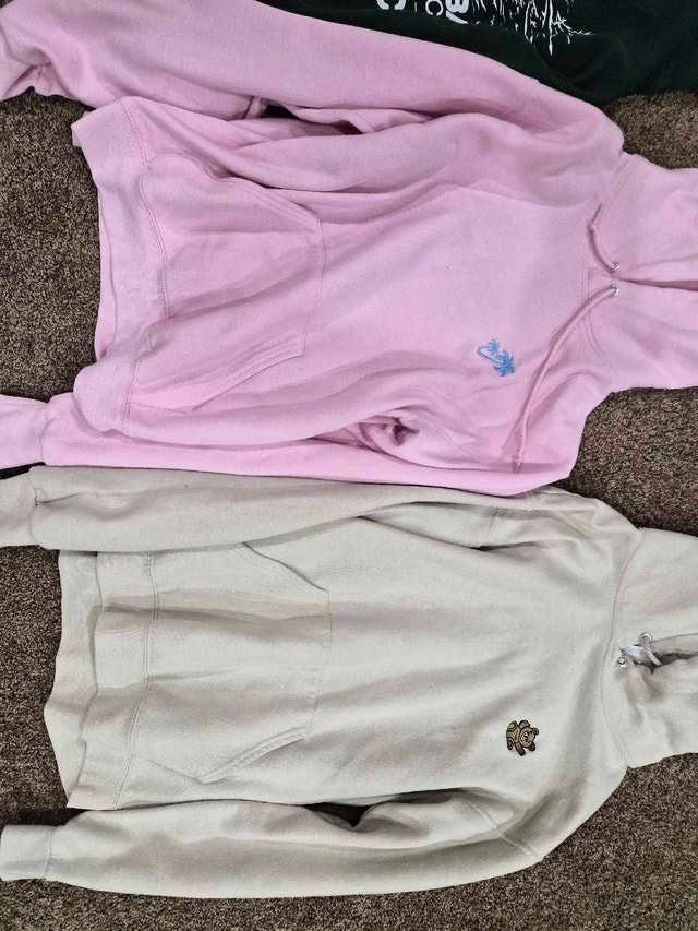 4 Sweater Bundle - photo 2