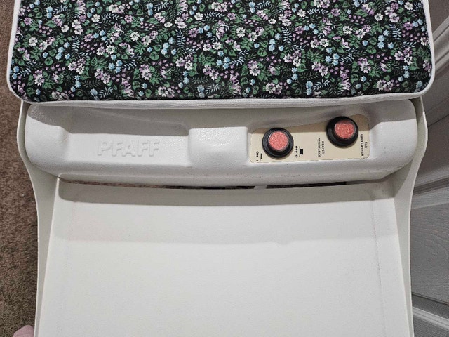 Pfaff CL 404 Heated Ironing Board - OBO - photo 3