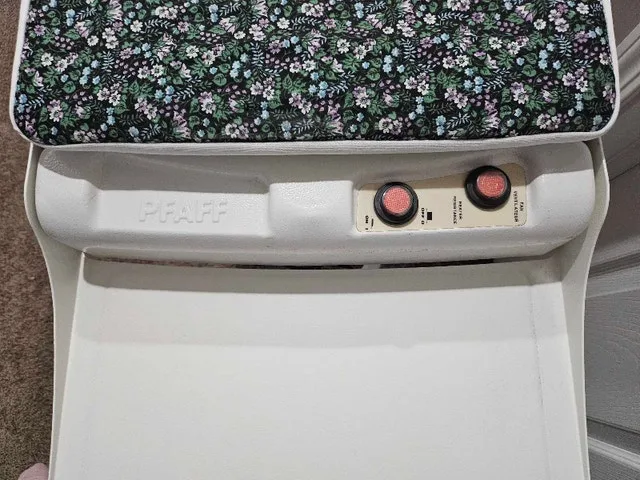 Pfaff CL 404 Heated Ironing Board - OBO - photo 3