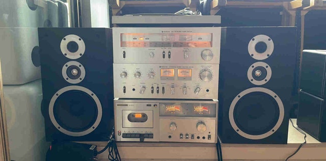 Vintage 1970s Sanyo Stereo Set