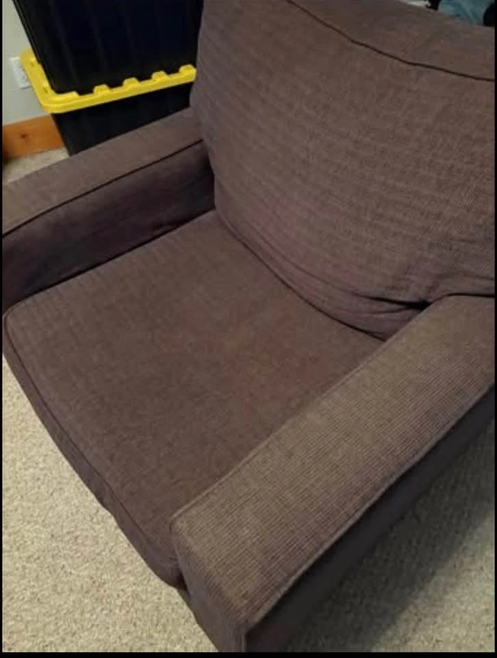 Large Comfortable Sofa Chair / Accent Chair – Clean - MOVING nee - photo 2