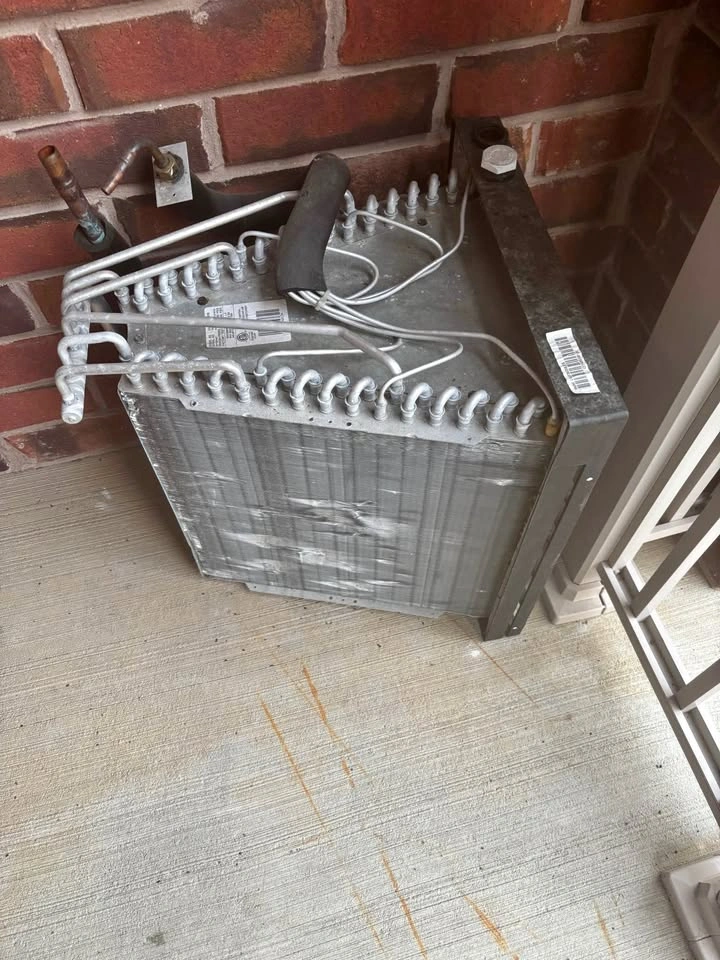 FREE AC UNIT PICK UP ONLY