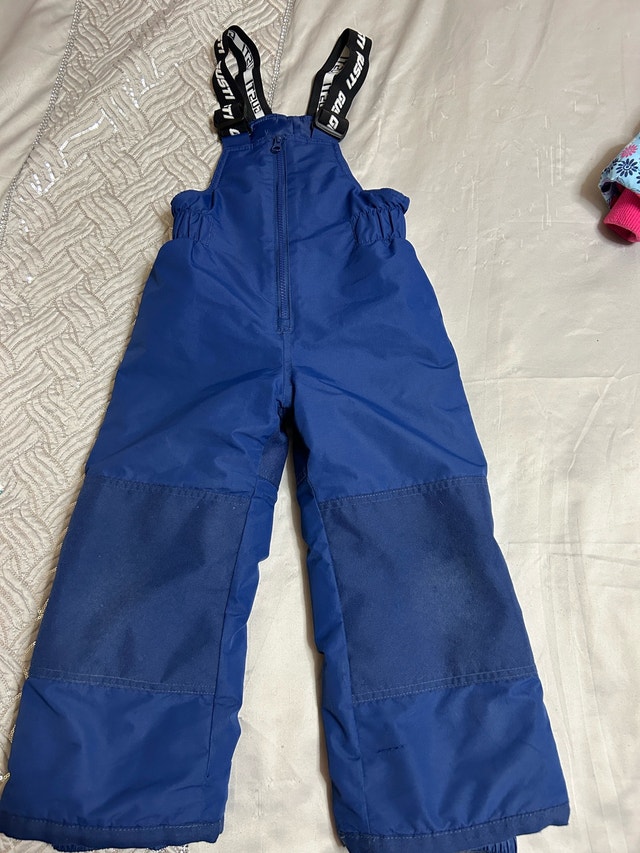 Girls Winter Gear: Gusti Snowsuit & Boots - photo 3