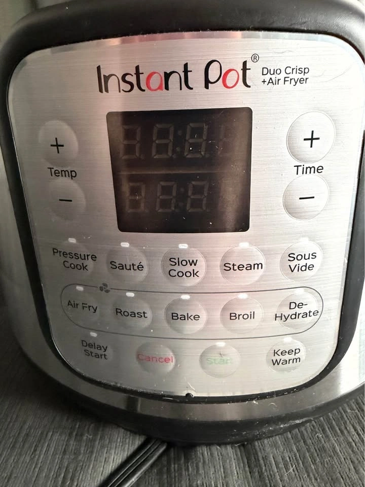 Instant Pot 8qt Duo Crisp + Air Fryer & Accessories - photo 2
