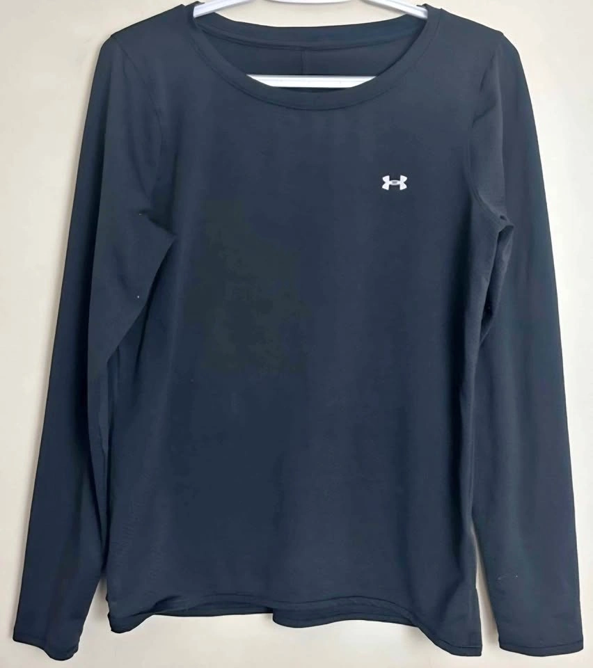 Under Armour Men's Black Long Sleeve Performance Shirt. MEDIUM.