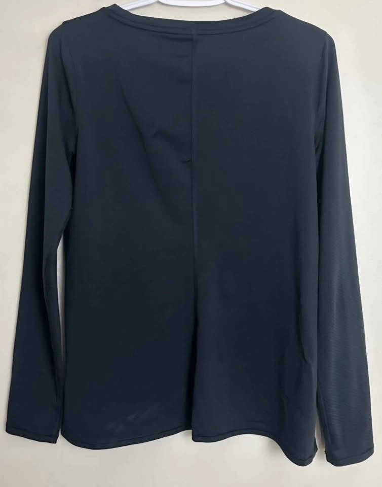 Under Armour Men's Black Long Sleeve Performance Shirt. MEDIUM. - photo 2