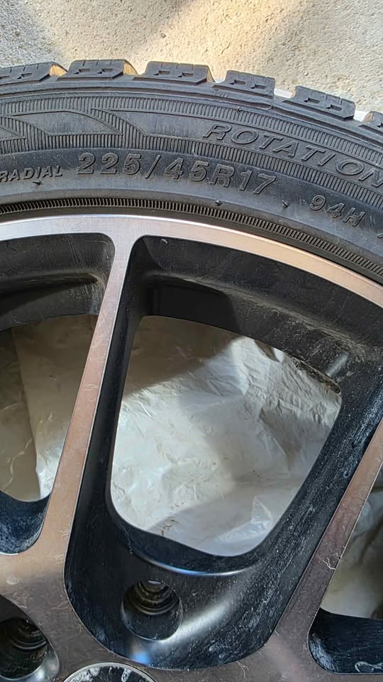 17 in Alloy Wheels with Winter Tires 225/45/R17 - photo 2