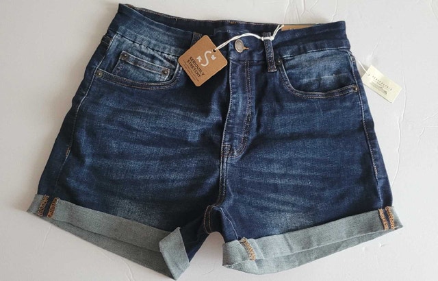 Aero Short Jean Lady Blue Notes Brand New Size 6