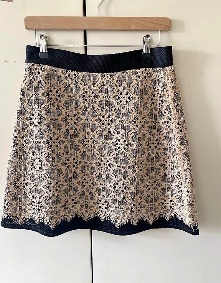 DKNY Lace Mini Skirt Size 2