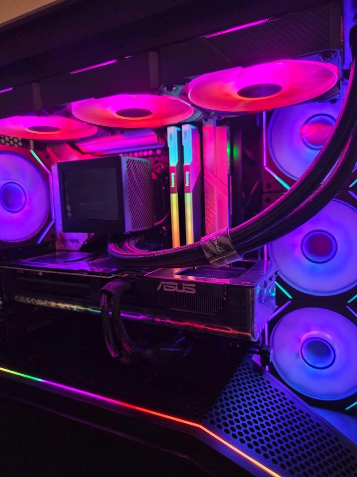 Brand new 7800x3d 5070 btf gaming pc - photo 2