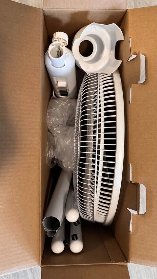 for LIVING 16" Oscillating Pedestal Fan with Folding Base - photo 3