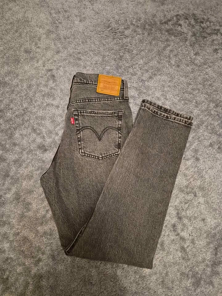 Levi's 501 Original Straight Leg Jeans, 28, New without tags - photo 2