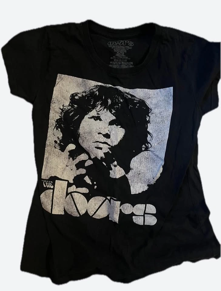 Lot of 5: Women's Graphic T-Shirts - photo 2