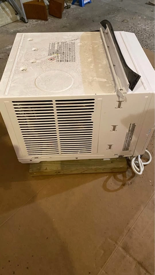 Vissani 10,000 BTU Inverter Window AC - ENERGY STAR - Excellent - photo 3