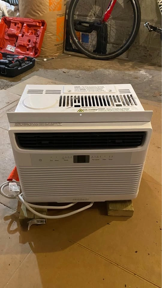 Frigidaire 6,000 BTU Window AC (FHWC063TC1) - photo 2