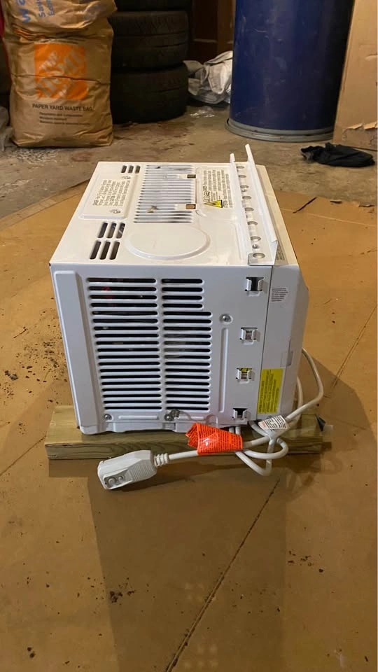 Frigidaire 6,000 BTU Window AC (FHWC063TC1) - photo 3