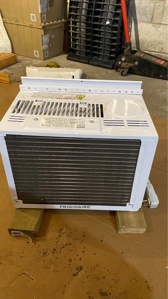 Frigidaire 6,000 BTU Window AC (FHWC063TC1) - photo 5