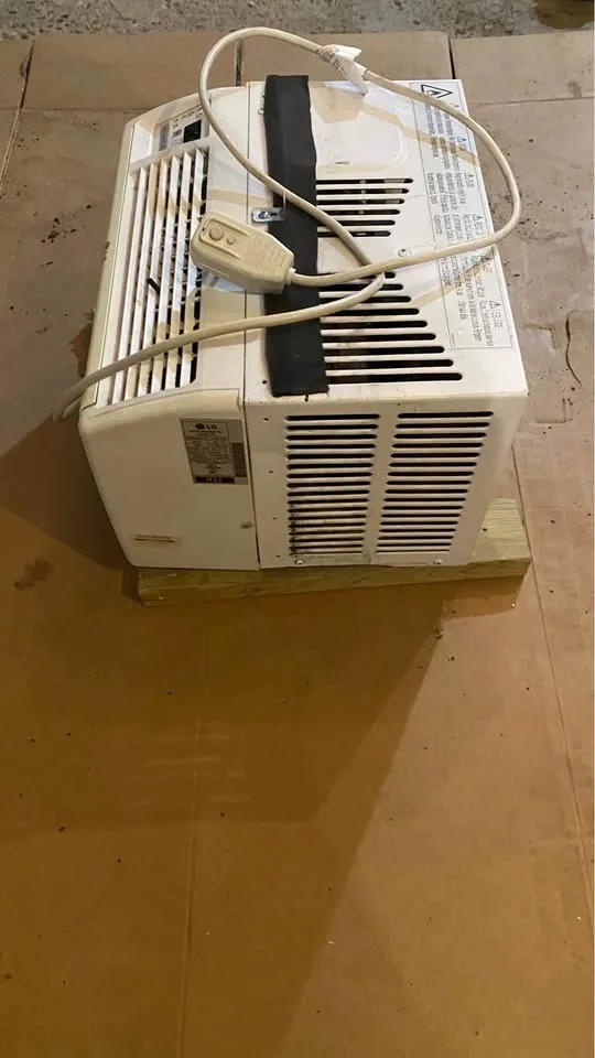 LG 6,000 BTU Window AC (LW6017R) - photo 3