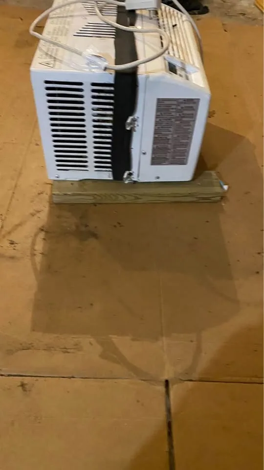 LG 6,000 BTU Window AC (LW6017R) - photo 4
