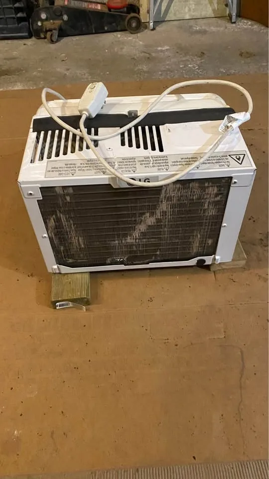 LG 6,000 BTU Window AC (LW6017R) - photo 5
