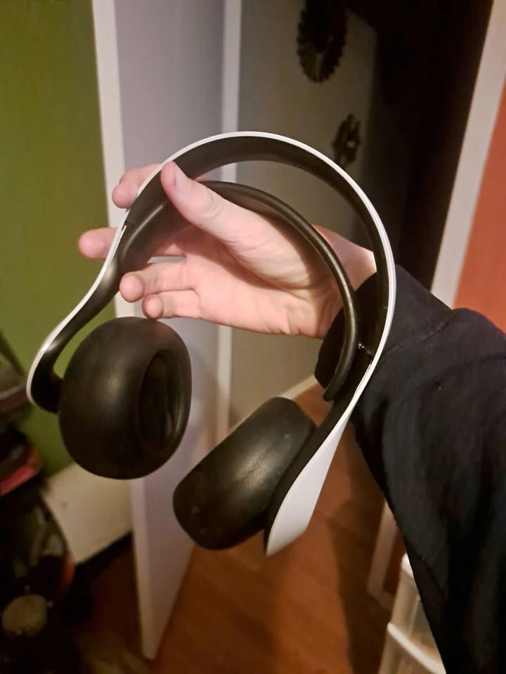 Playstation Pulse Elite - Headset for parts ONLY. Buy as-is.