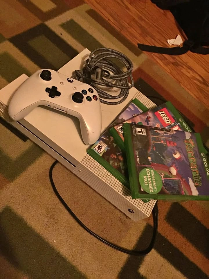 Xbox One S 750GB, Controller w/ Chargeables, 3 Games