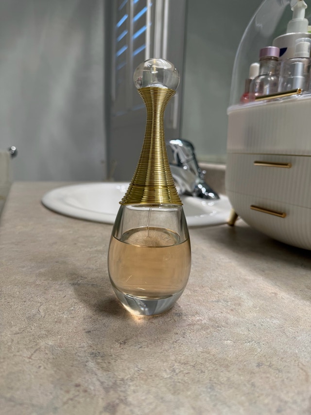 Used 100 ML Bottle Of Christian Dior Jadore - photo 2
