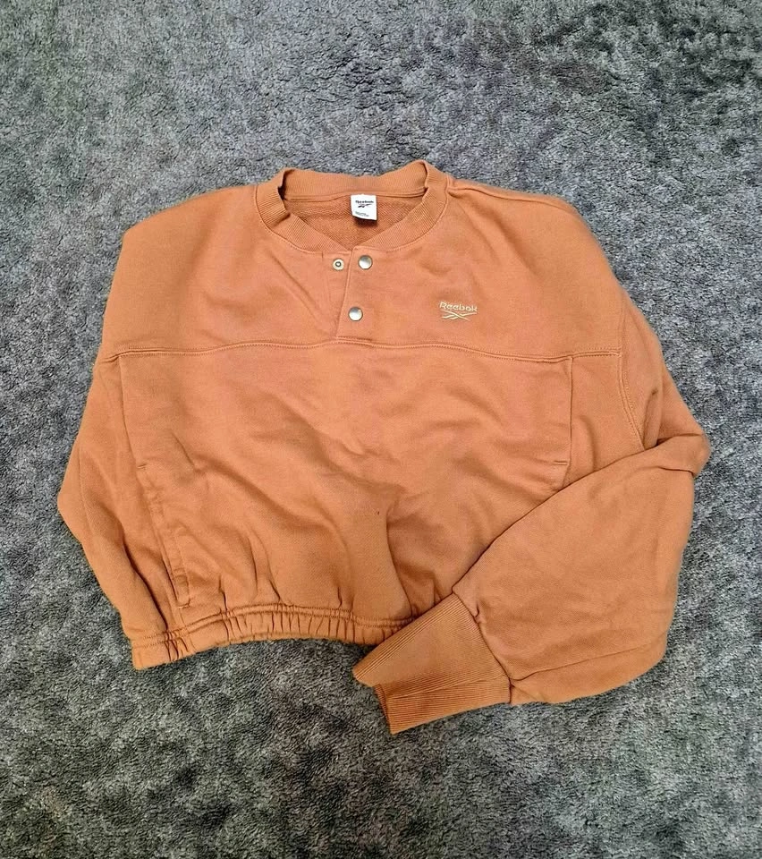 Reebok peach cropped sweater, M/L
