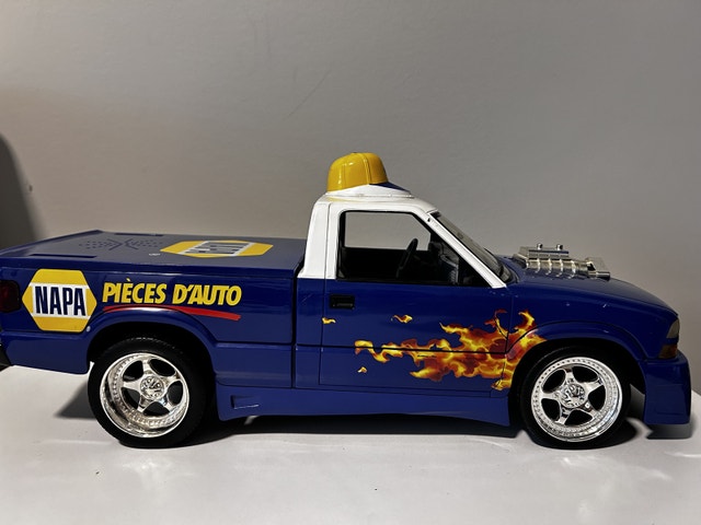 Toy First Gear Napa Parts Delivery Truck - photo 3