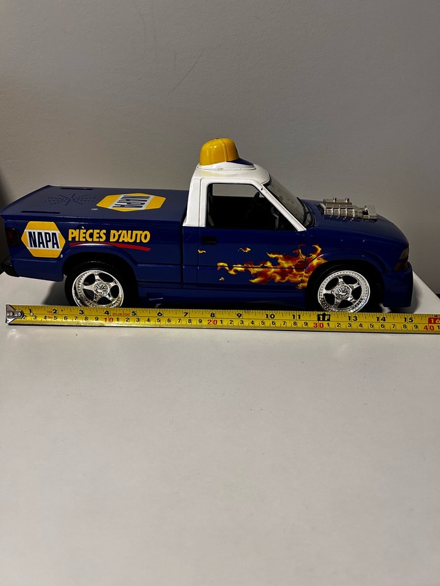 Toy First Gear Napa Parts Delivery Truck - photo 4
