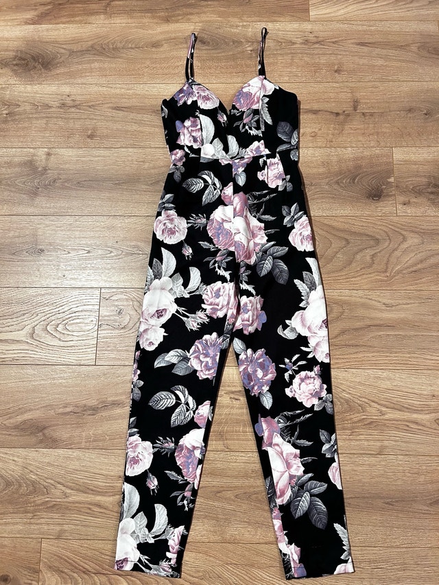 L'ATISTE Black and Pink Floral Jumpsuit Brand New Size M - photo 2