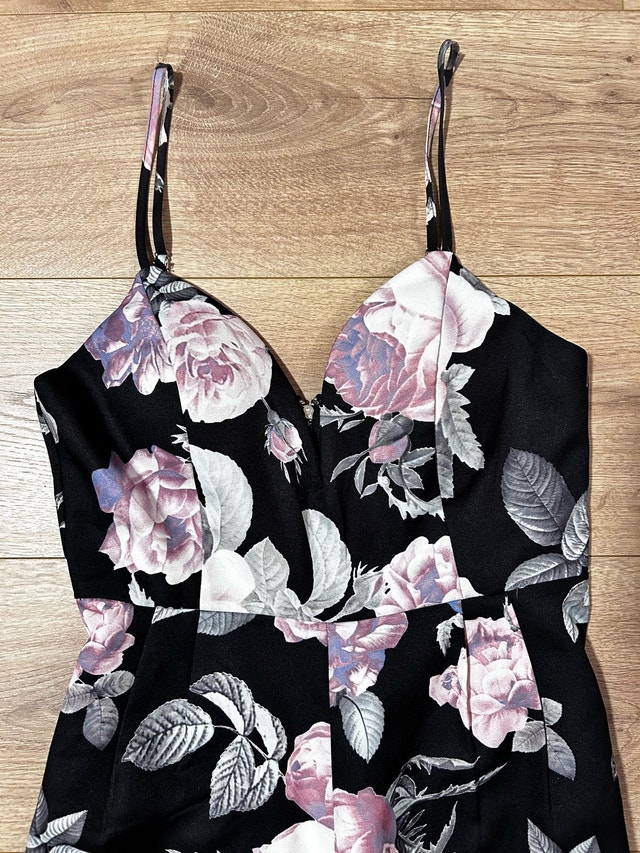 L'ATISTE Black and Pink Floral Jumpsuit Brand New Size M - photo 3