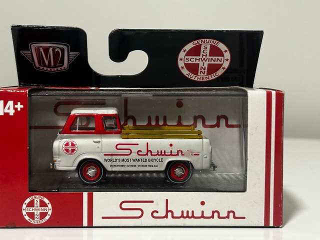 M2 R68 1965 Ford Econoline Delivery/Truck 1/64 & R73 - photo 4