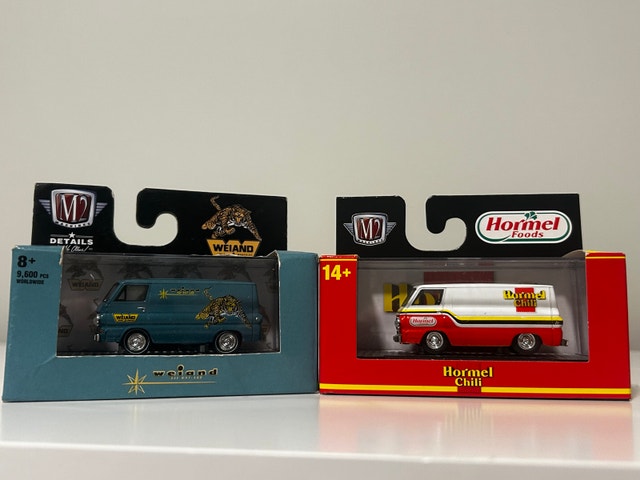 M2 MACHINES WEIAND 1964 DODGE A100 PANEL VAN R63 & R76 1/64