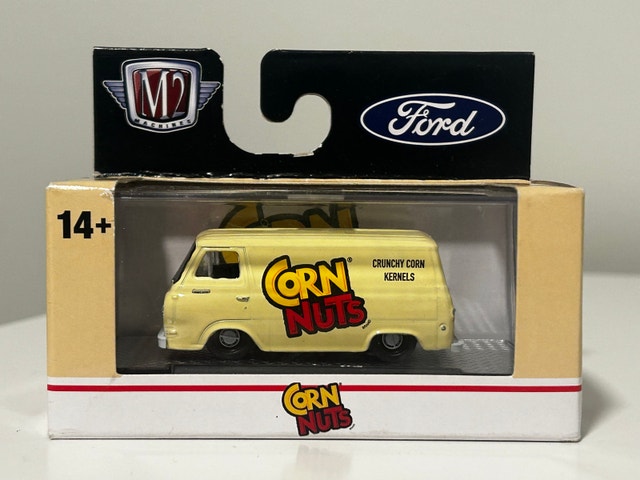 M2 Machines 1964 Ford Econoline Ambulance & 1965 Ford Van - photo 4