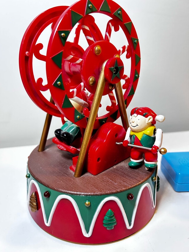 Vintage Christmas Elf Ferris Wheel Box Figurine – Display Only - photo 2
