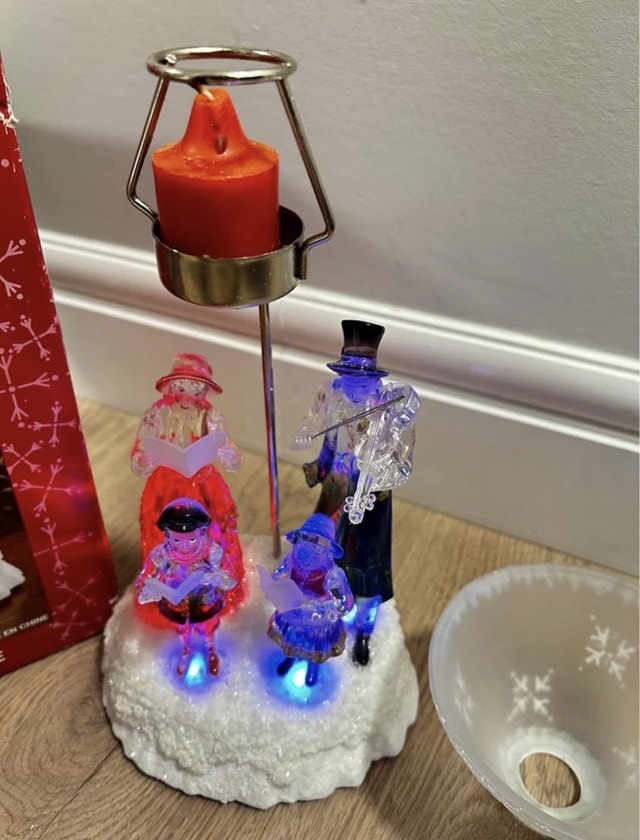 Christmas Tealight Lamp - Victorian Carollers Colour Changing - photo 3