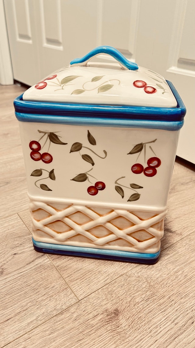 Vintage Hand Painted Stonelike Clay Cookie Jar w/ Lid