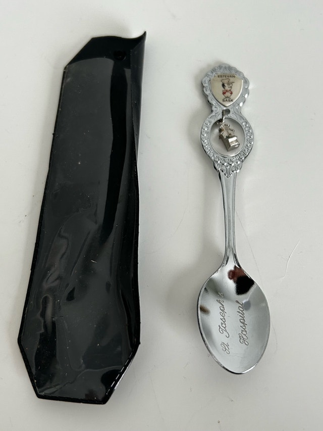 Souvenir Spoon Collectible Estevan Sask - photo 2