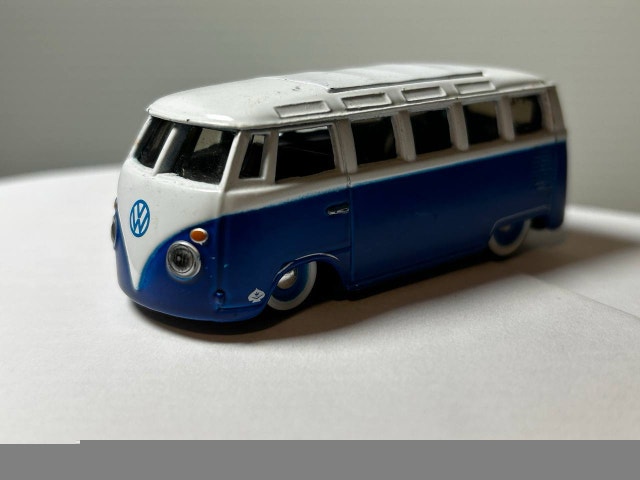 Maisto Volkswagen Van “Samba” 1:64 - photo 3