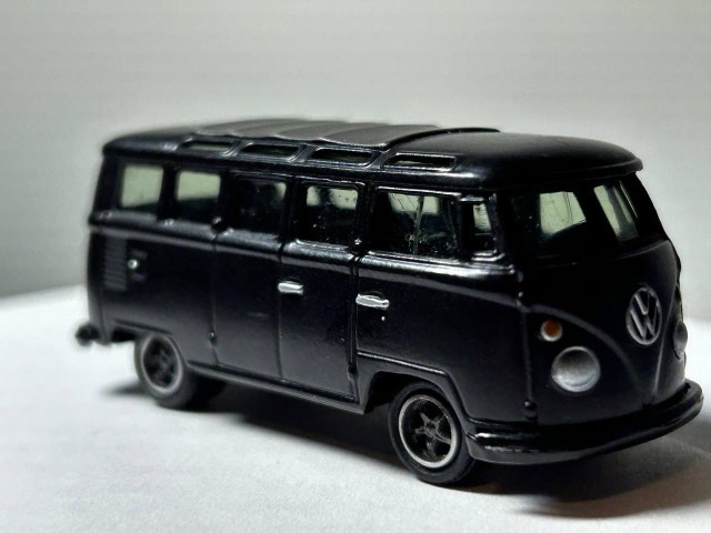 Johnny Lightning VW Volkswagen Samba Van Black