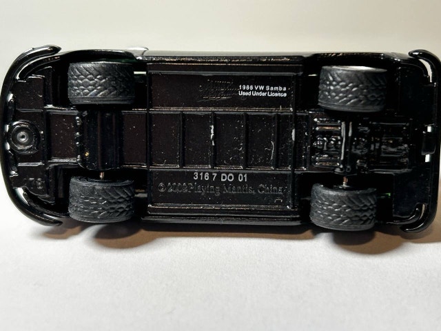Johnny Lightning VW Volkswagen Samba Van Black - photo 3